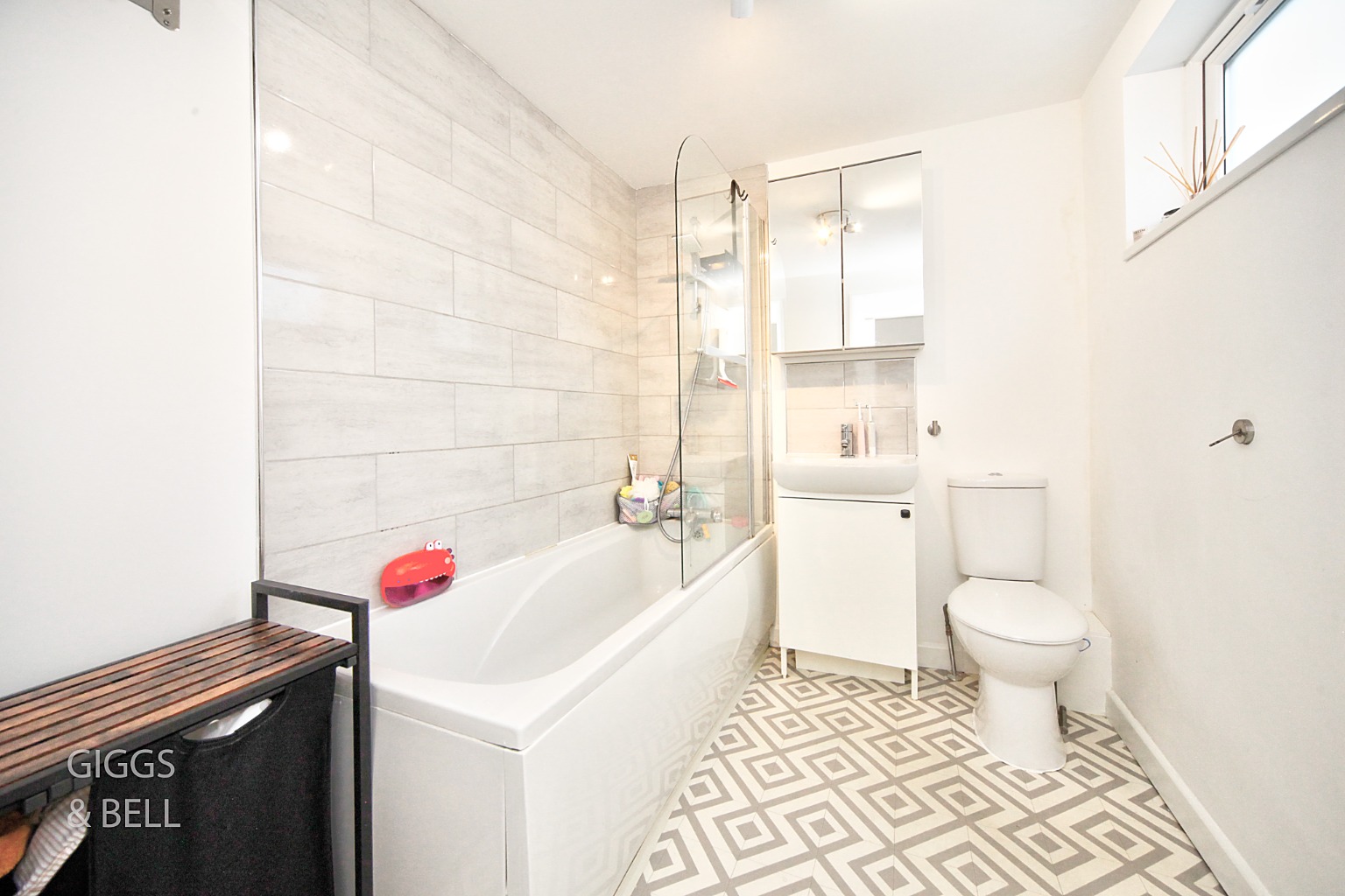 2 bed flat for sale in Salisbury Road, Luton  - Property Image 9