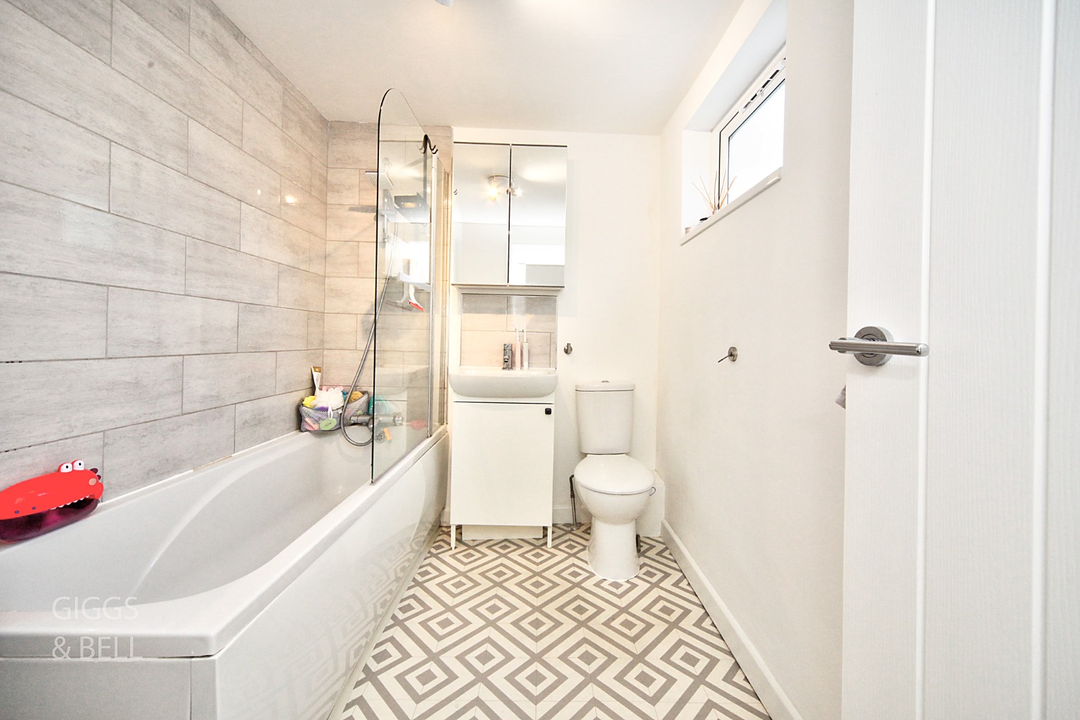 2 bed flat for sale in Salisbury Road, Luton 9
