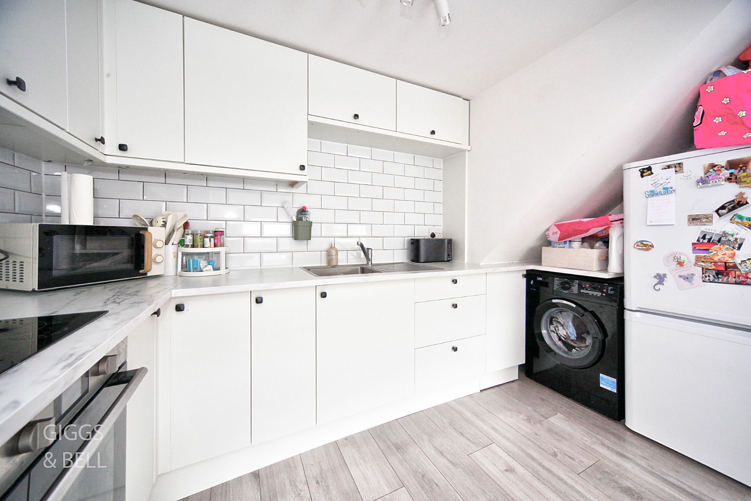 2 bed flat for sale in Salisbury Road, Luton 5
