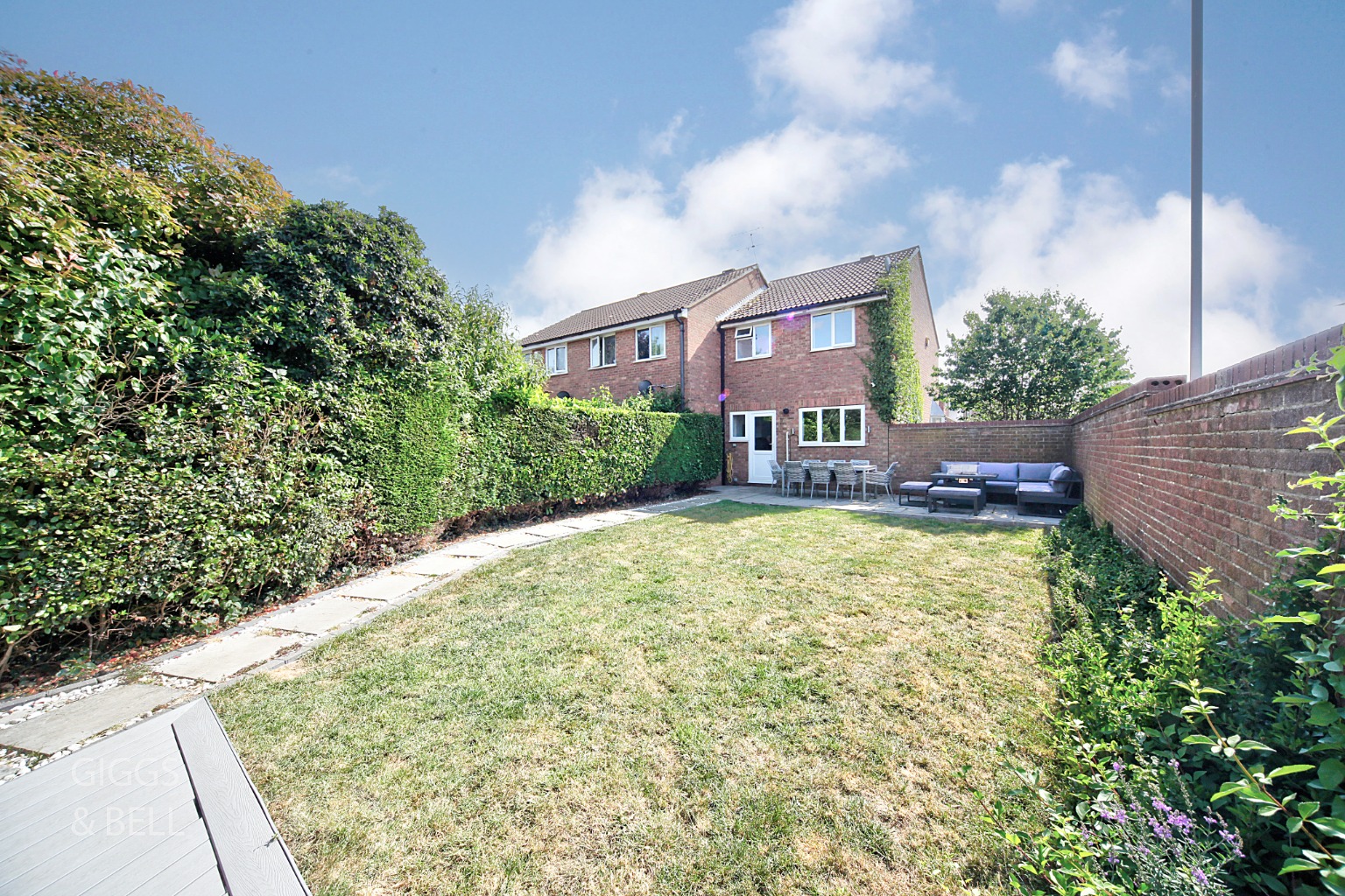 3 bed end of terrace house for sale in Claverley Green, Luton 16