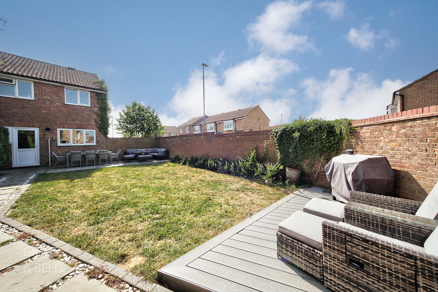 3 bed end of terrace house for sale in Claverley Green, Luton 15