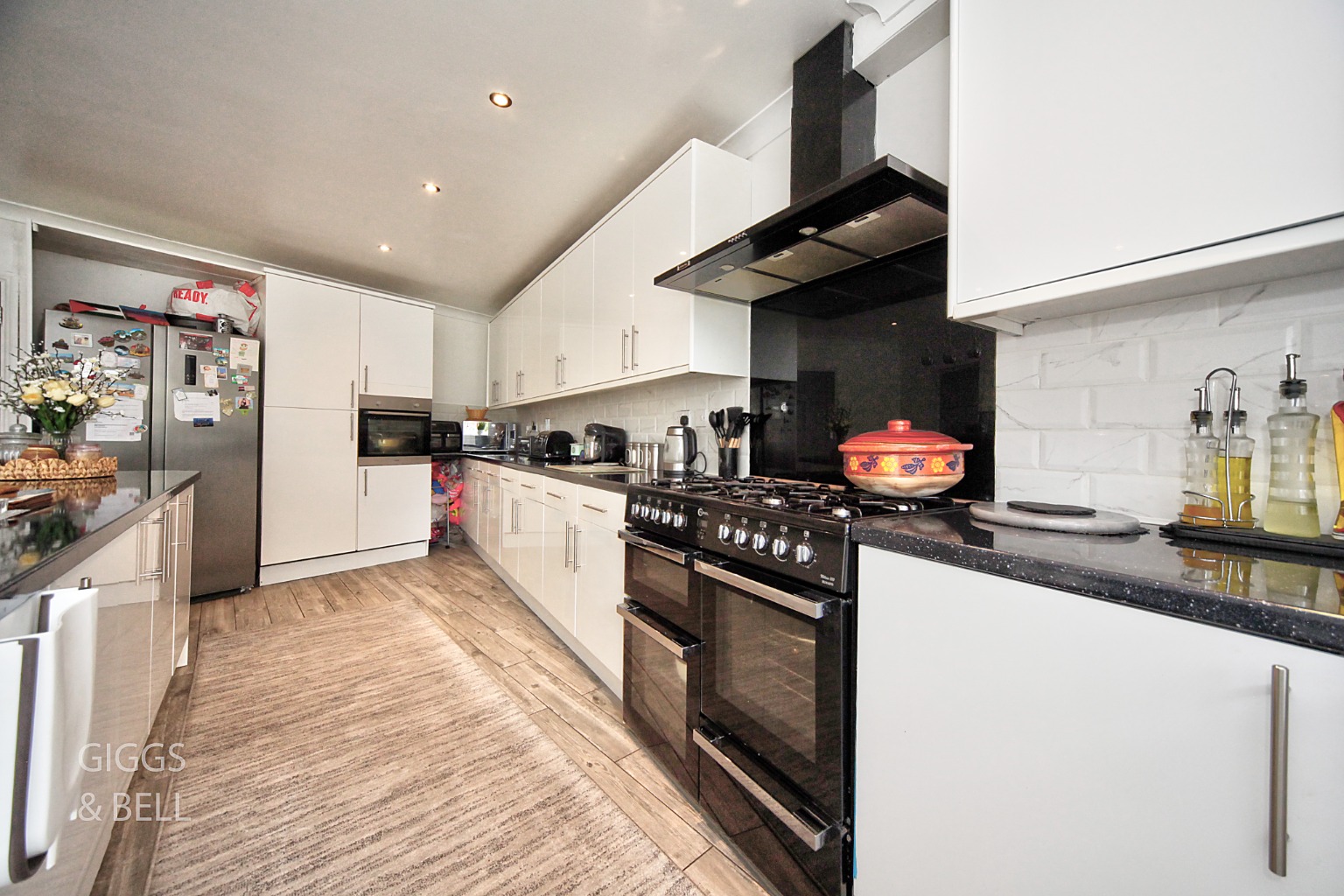 5 bed semi-detached house for sale in Nunnery Lane, Luton  - Property Image 9