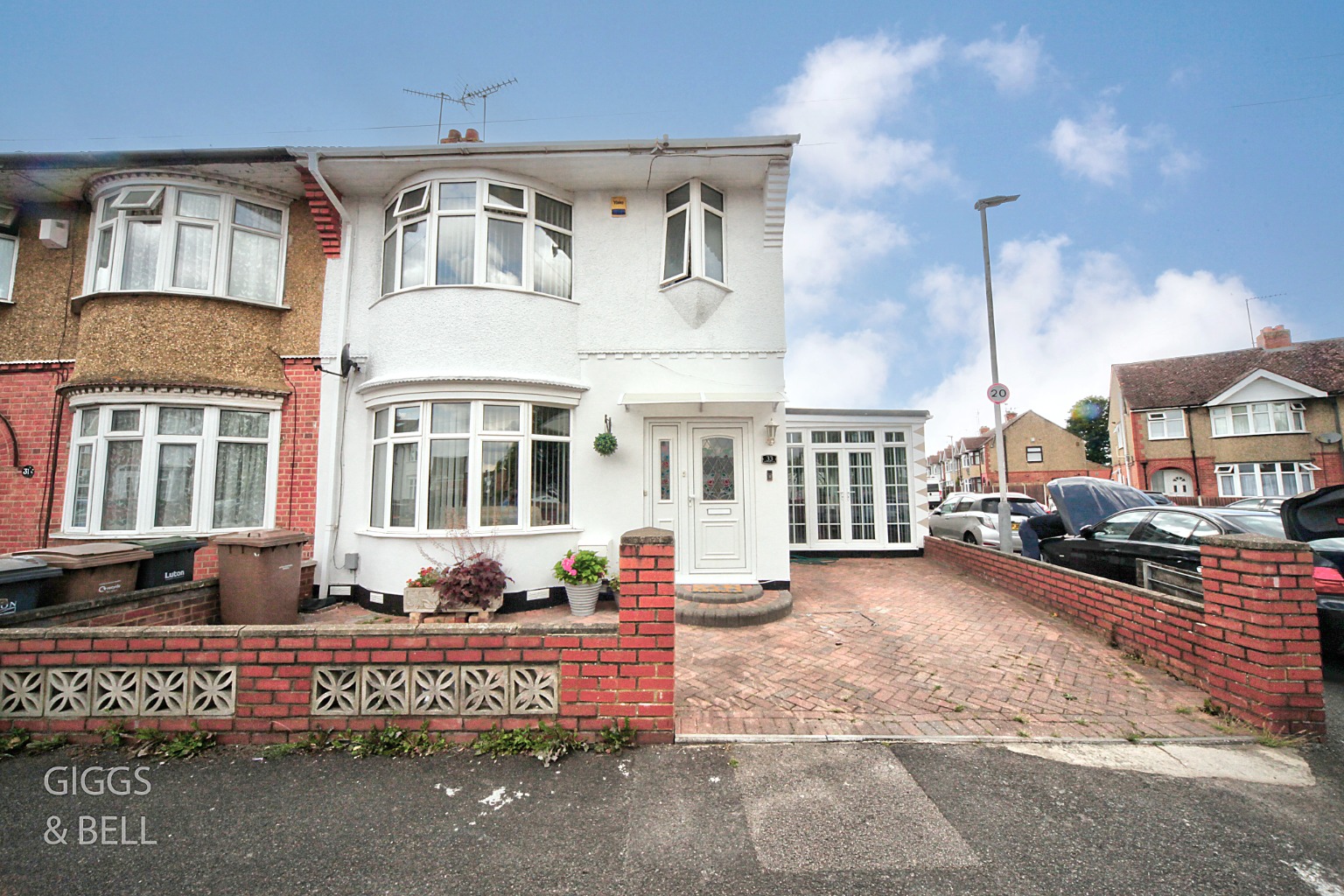 5 bed semi-detached house for sale in Nunnery Lane, Luton  - Property Image 2