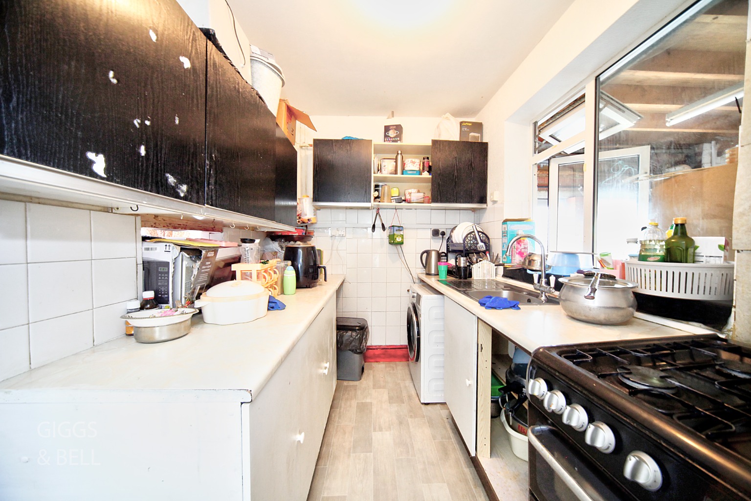 3 bed semi-detached house for sale in High Mead, Luton  - Property Image 5