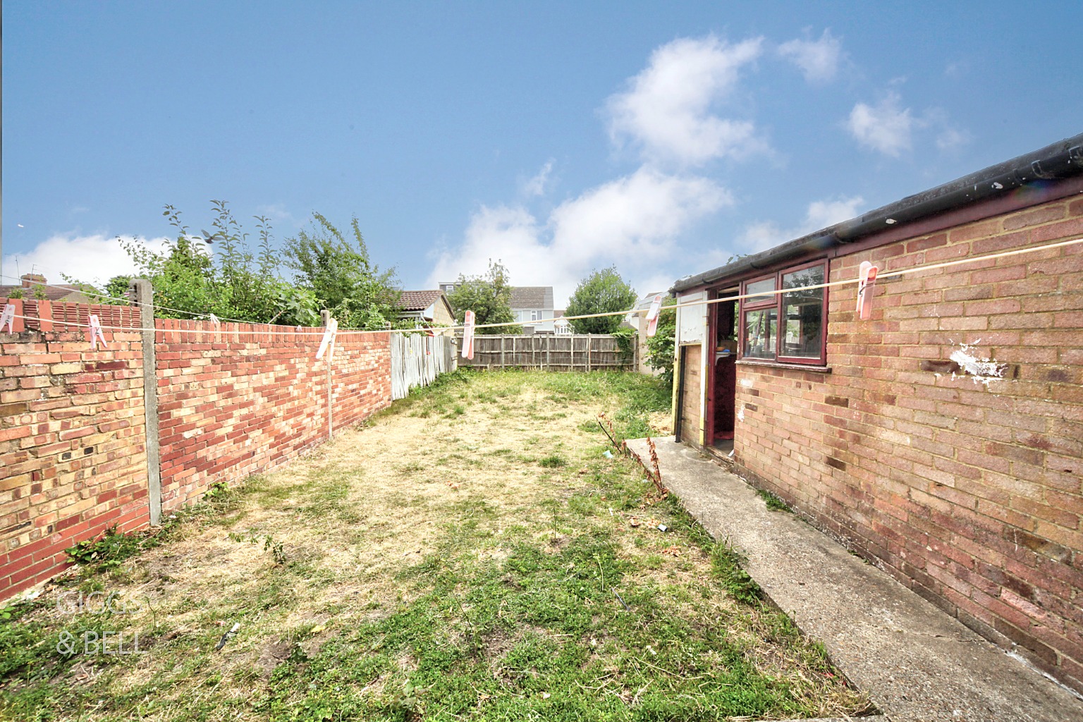 3 bed semi-detached house for sale in High Mead, Luton 11
