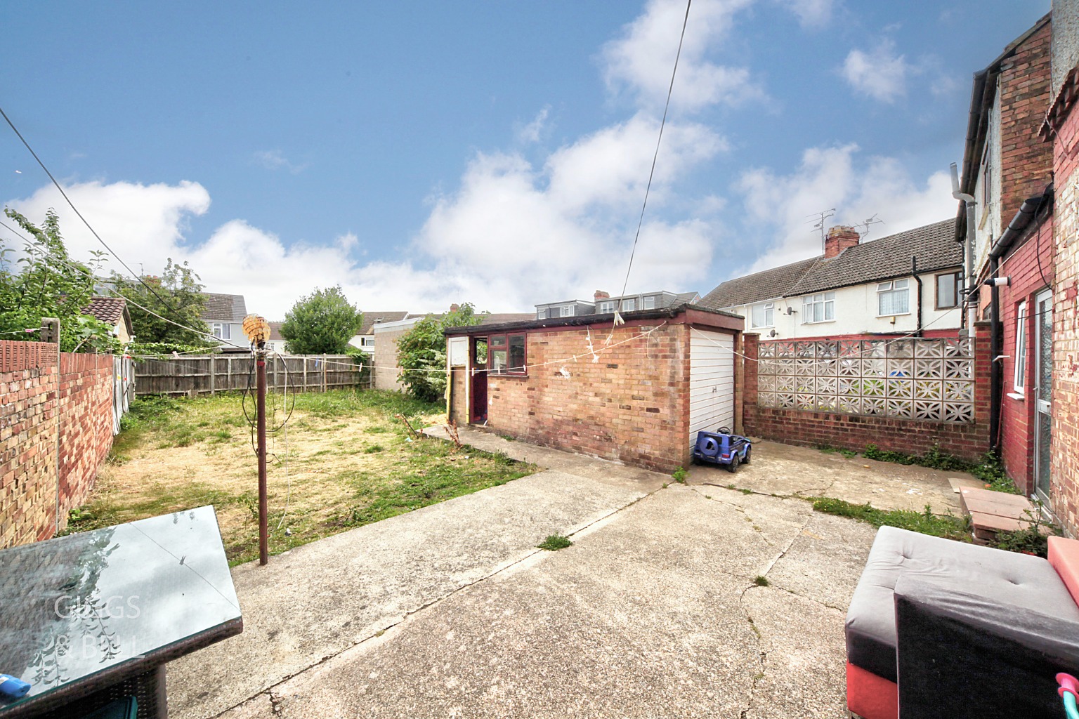 3 bed semi-detached house for sale in High Mead, Luton  - Property Image 11