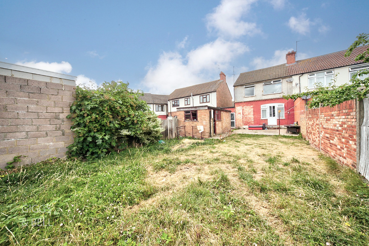 3 bed semi-detached house for sale in High Mead, Luton 12