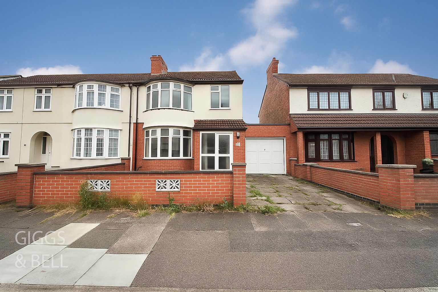 3 bed semi-detached house for sale in High Mead, Luton, LU3 