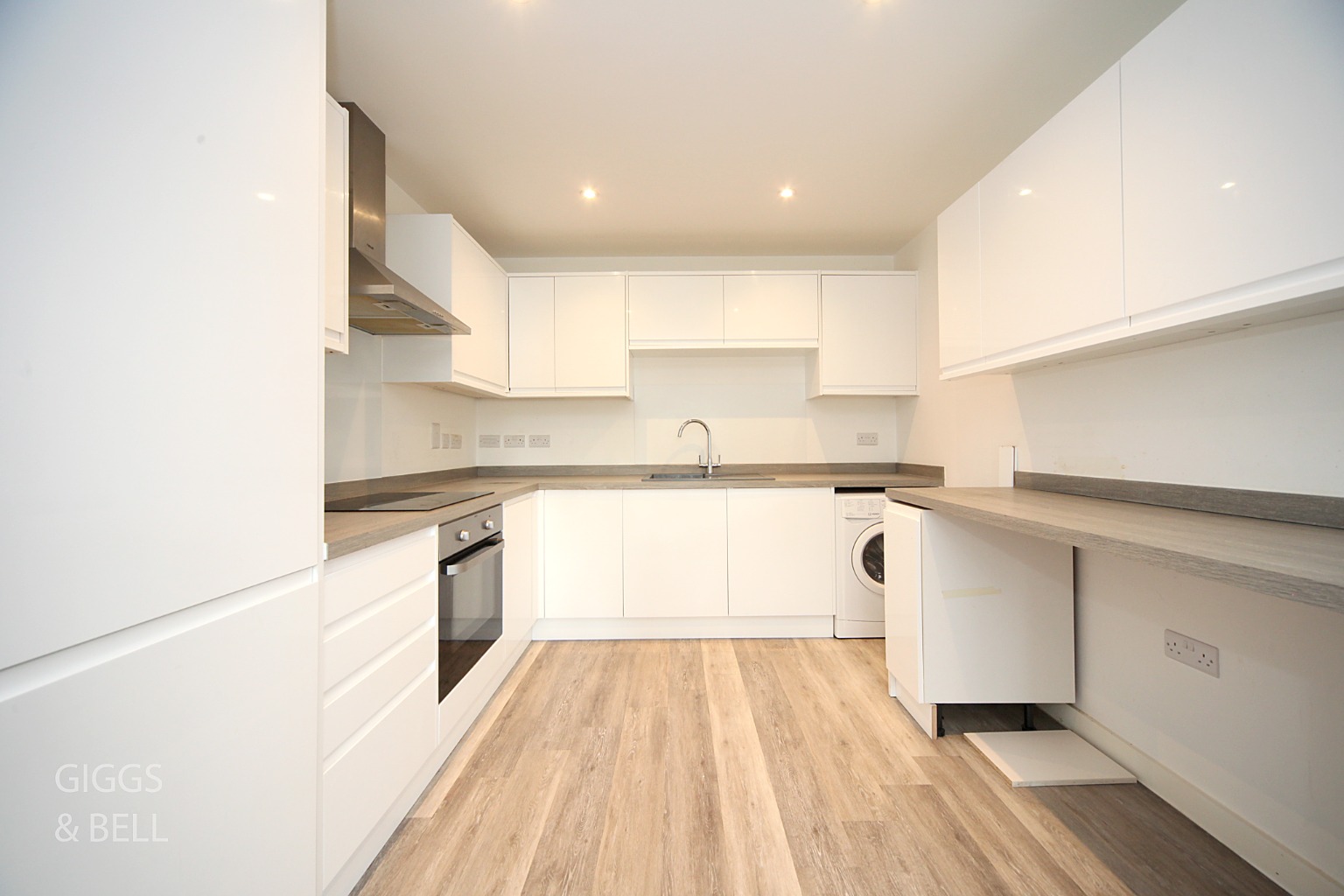 2 bed flat for sale in Ridgway Road, Luton  - Property Image 7