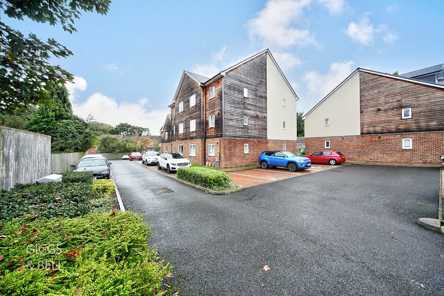 2 bed flat for sale in Ridgway Road, Luton 12