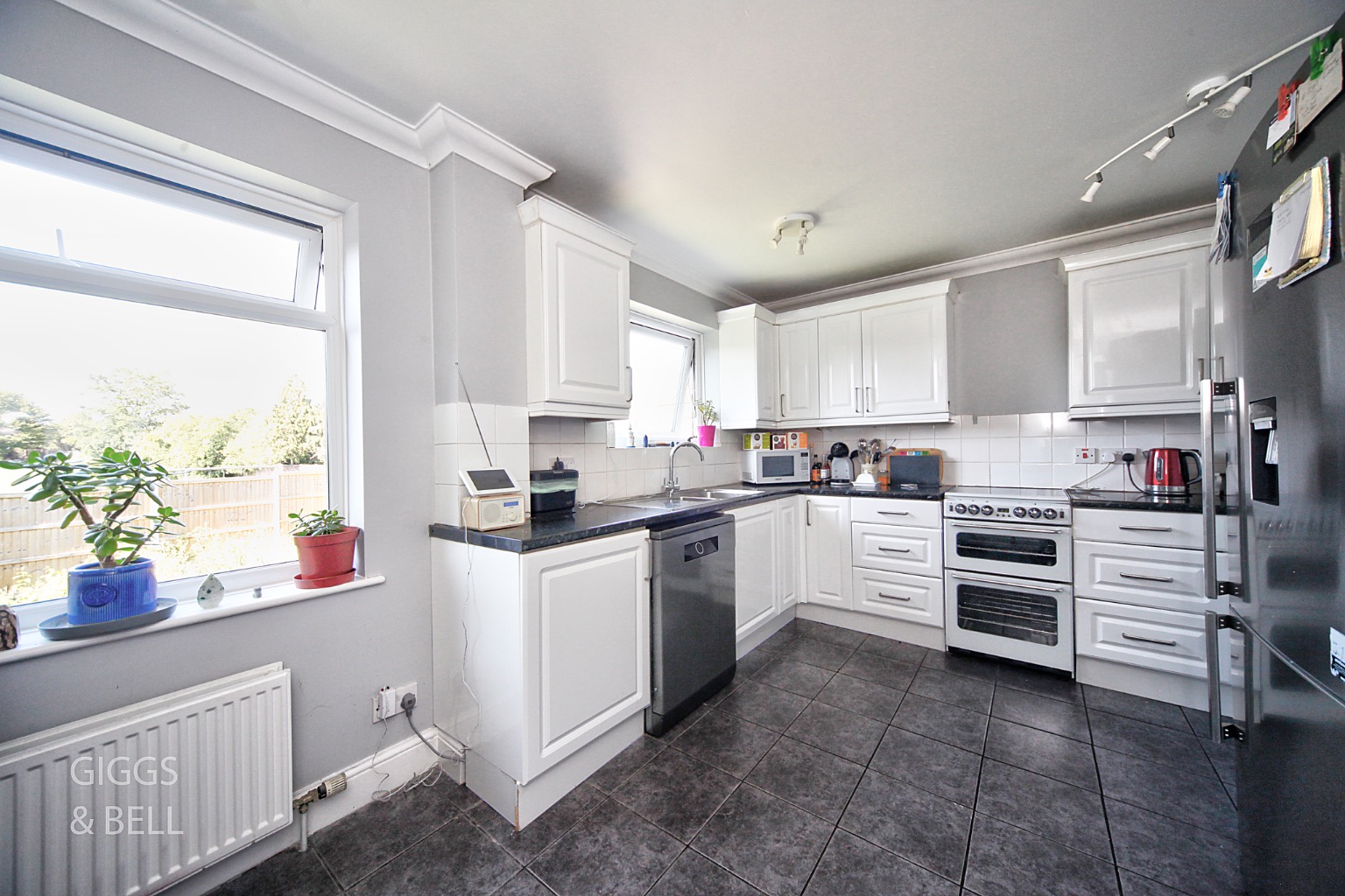 4 bed detached house for sale in Farley Hill, Luton  - Property Image 6