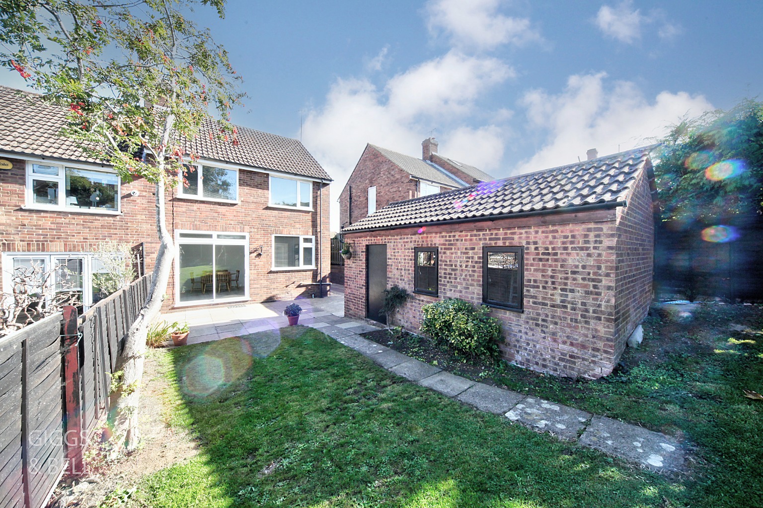 3 bed semi-detached house for sale in Hillary Crescent, Luton  - Property Image 20