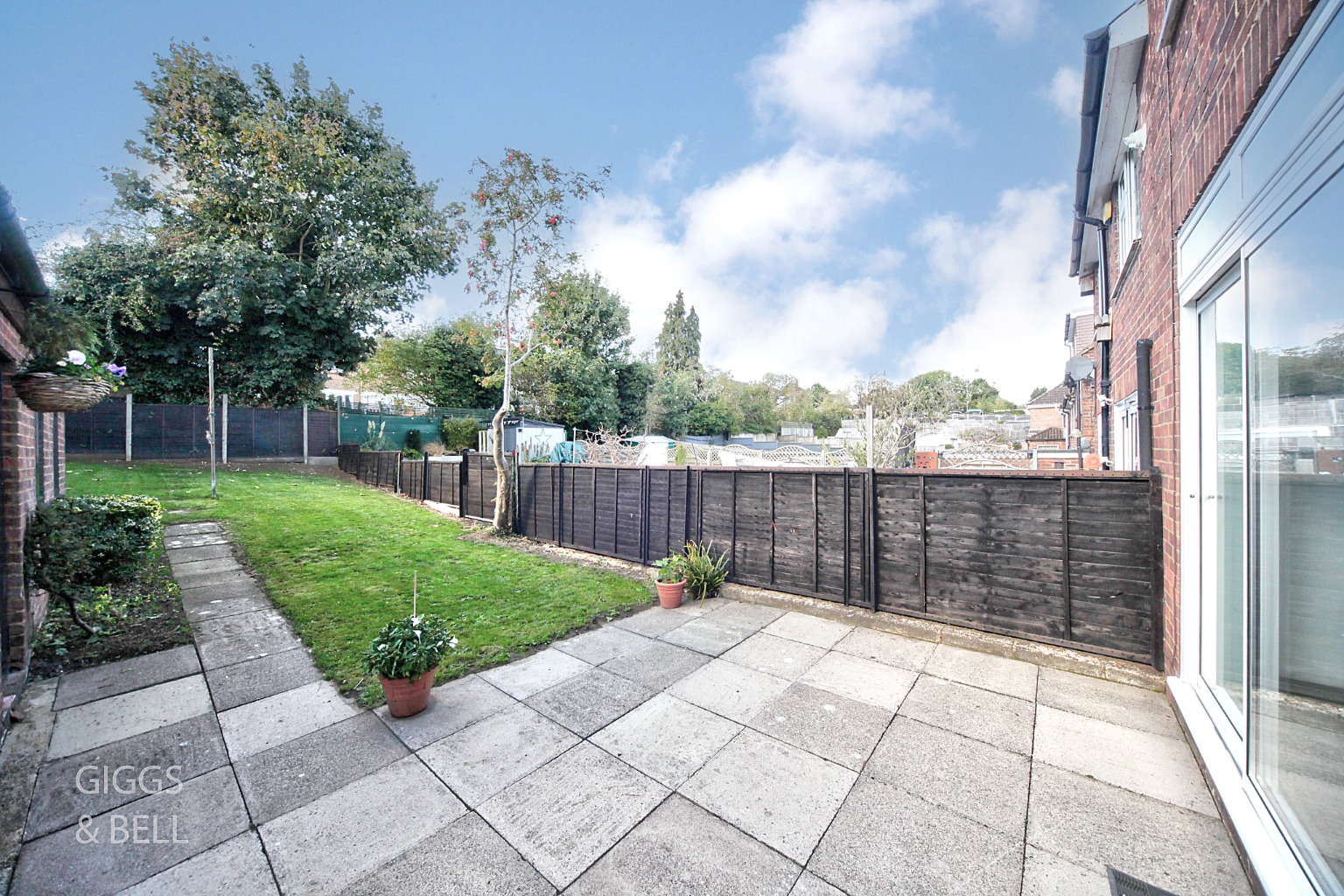 3 bed semi-detached house for sale in Hillary Crescent, Luton  - Property Image 24