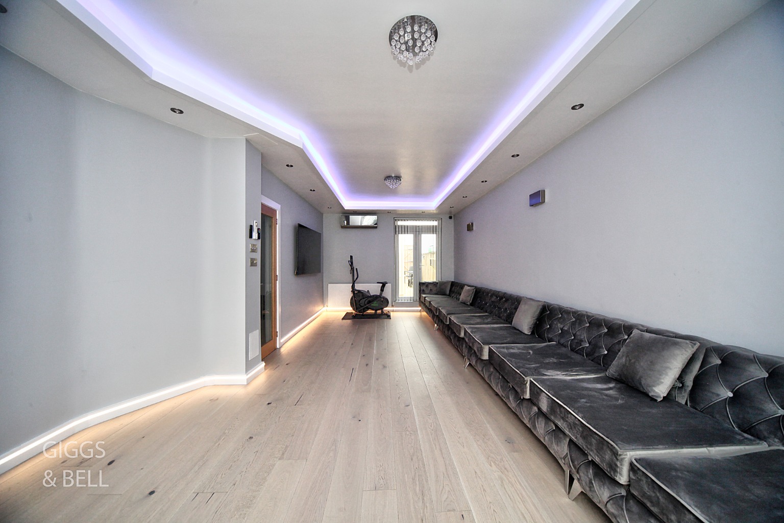 3 bed end of terrace house for sale in Chatsworth Road, Luton  - Property Image 2