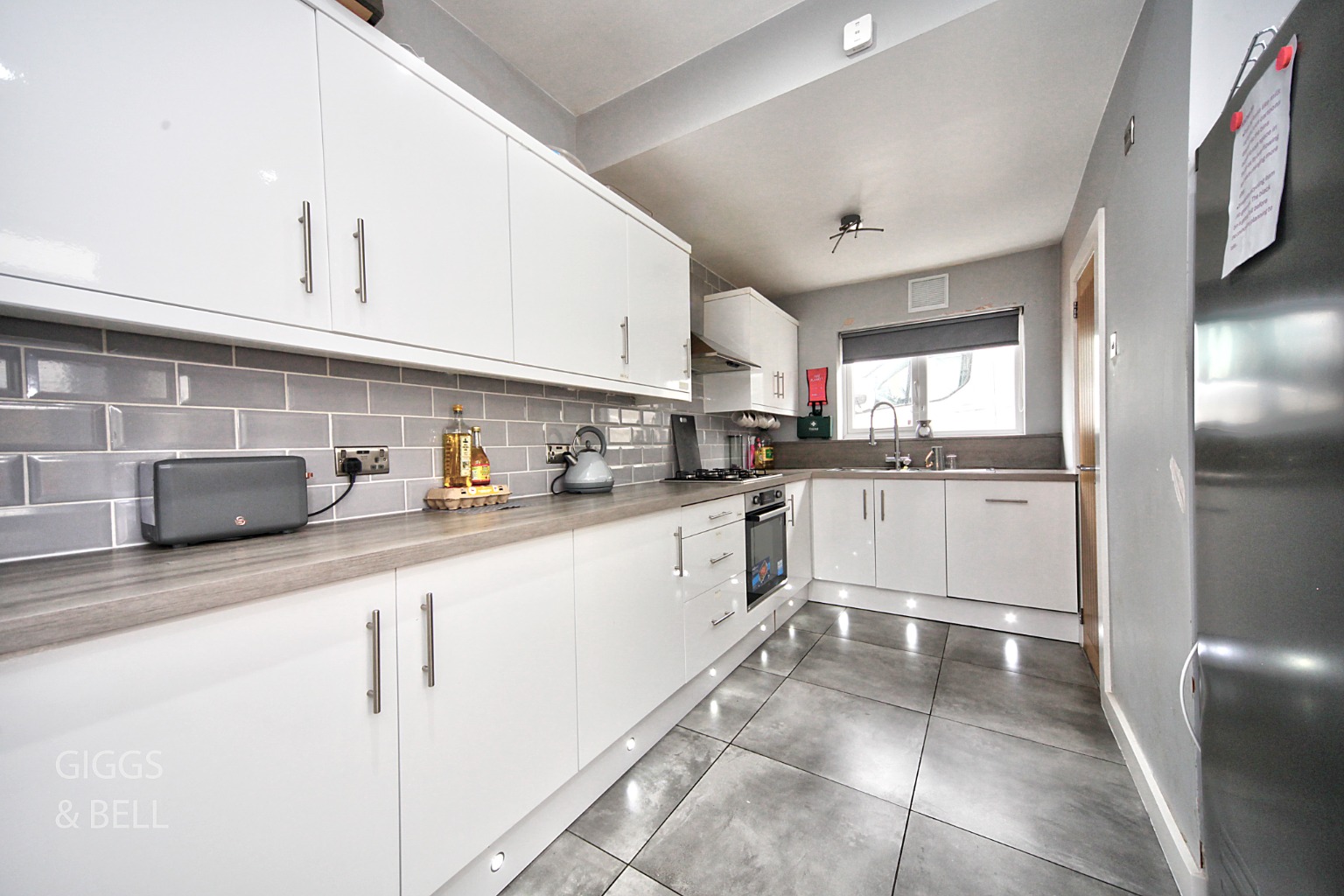 3 bed end of terrace house for sale in Chatsworth Road, Luton  - Property Image 6