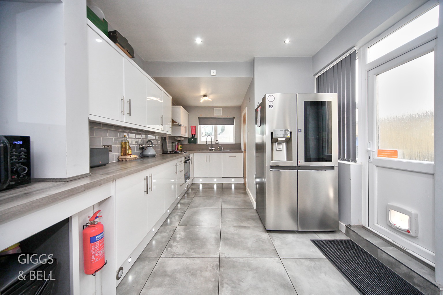 3 bed end of terrace house for sale in Chatsworth Road, Luton  - Property Image 5