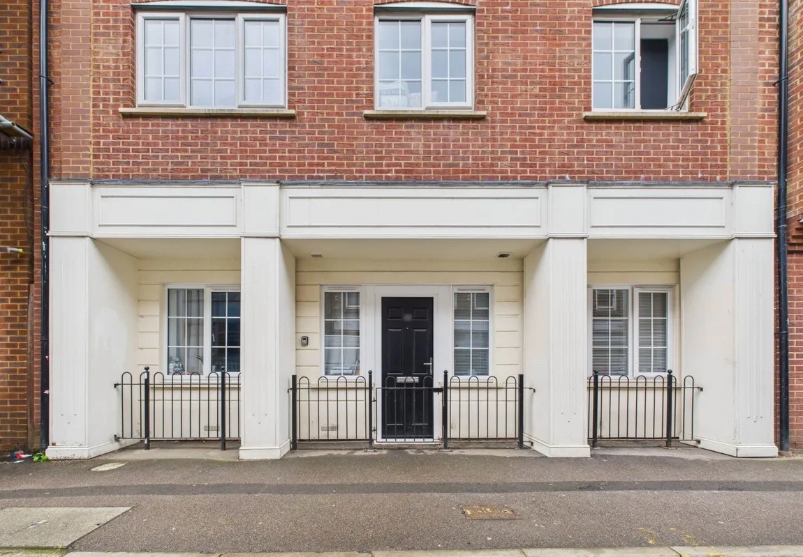 1 bed maisonette for sale in John Street, Luton  - Property Image 1