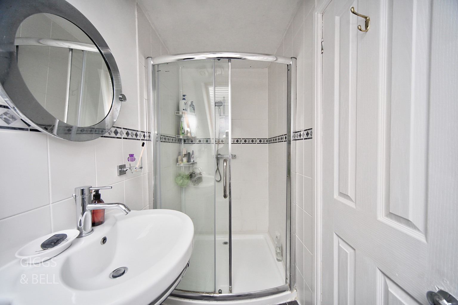 5 bed semi-detached house for sale in Wychwood Avenue, Luton  - Property Image 16