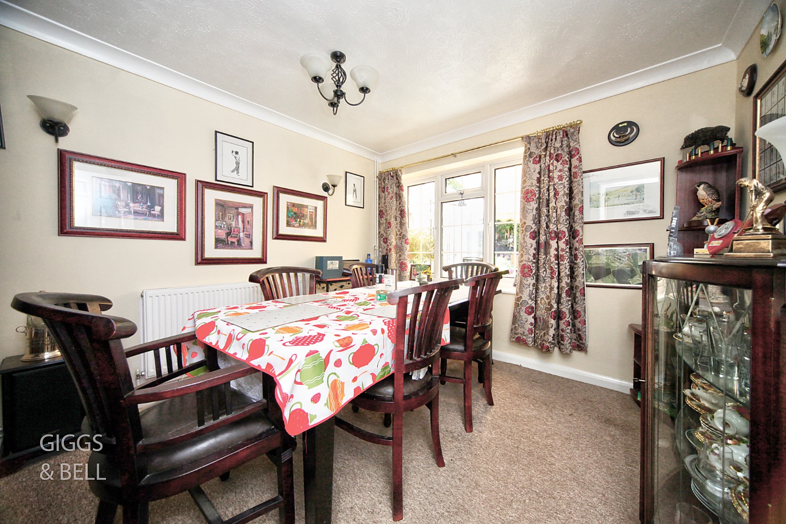4 bed detached house for sale in Blakeney Drive, Luton  - Property Image 4