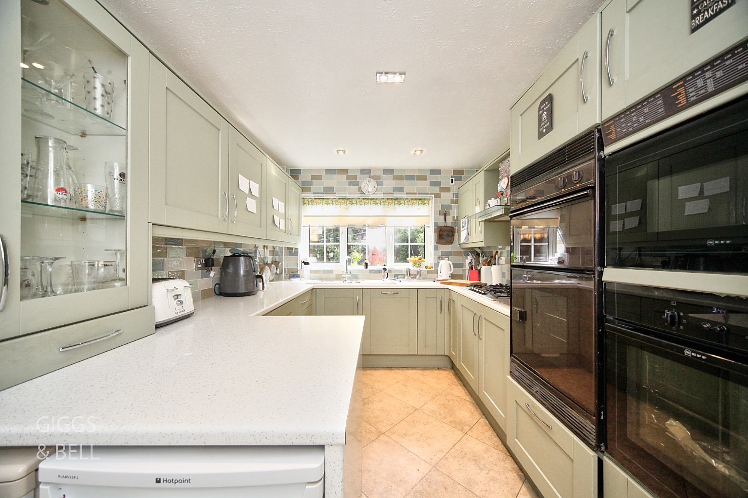 4 bed detached house for sale in Blakeney Drive, Luton  - Property Image 6