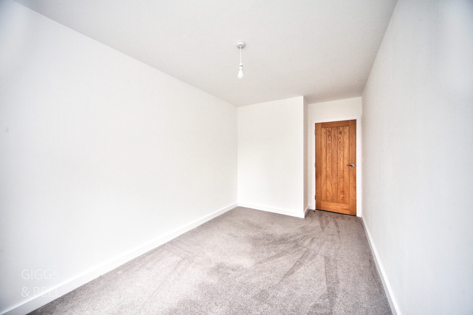 2 bed flat for sale in Ridgway Road, Luton 5