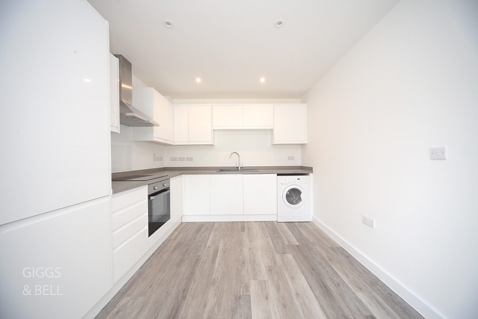 2 bed flat for sale in Ridgway Road, Luton  - Property Image 9