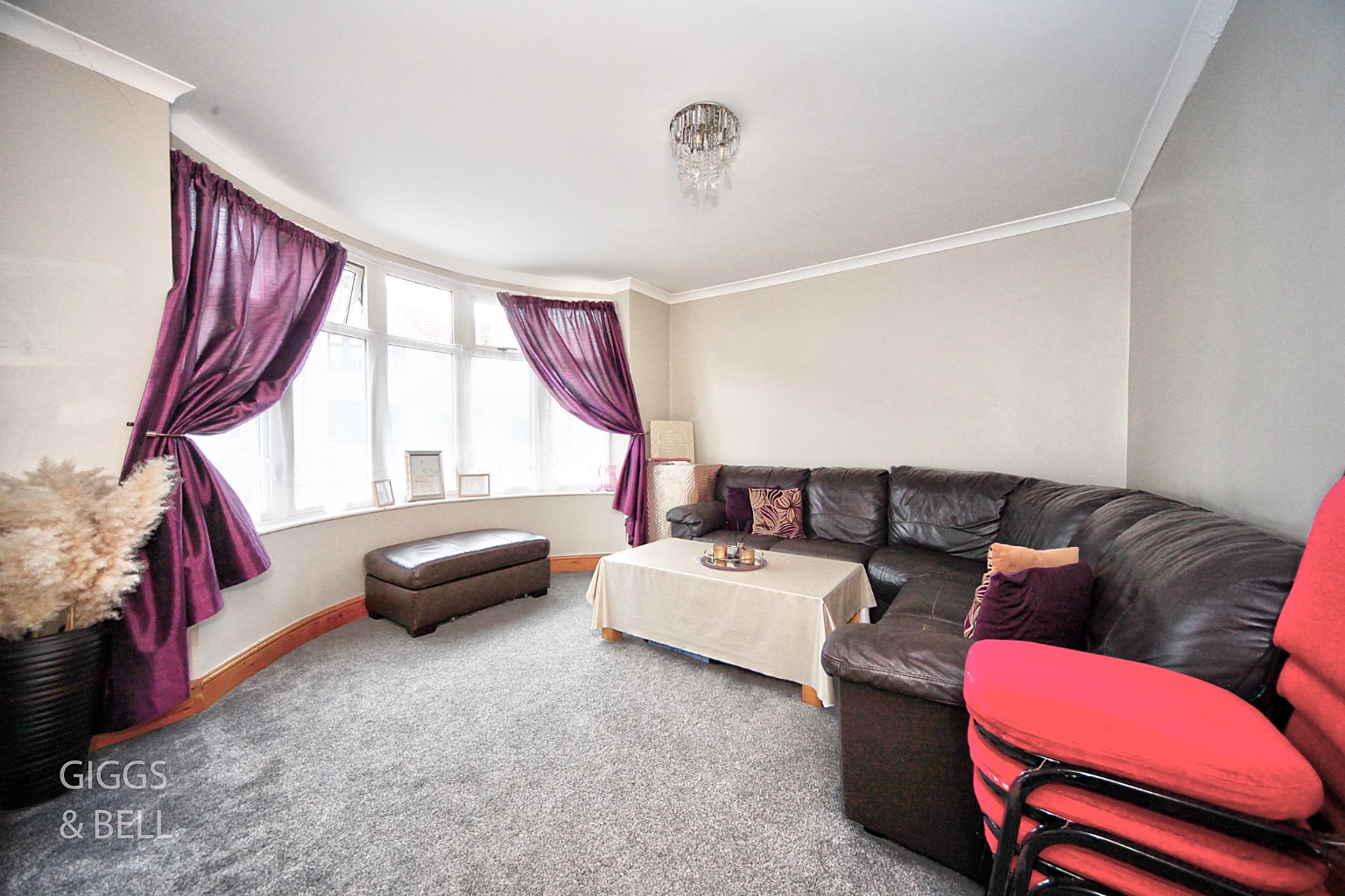 3 bed end of terrace house for sale in Nunnery Lane, Luton 1