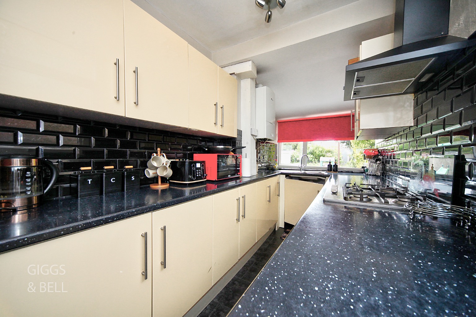 3 bed end of terrace house for sale in Nunnery Lane, Luton  - Property Image 6