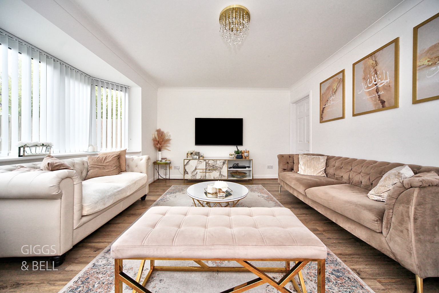 5 bed detached house for sale in Villiers Close, Luton  - Property Image 3