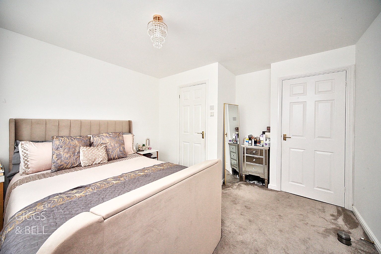 5 bed detached house for sale in Villiers Close, Luton  - Property Image 15