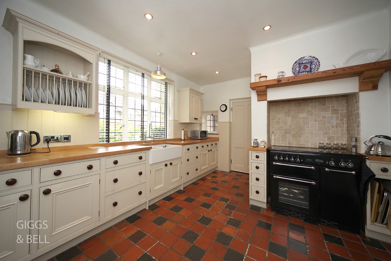 3 bed detached house for sale in Whitehill Avenue, Luton 11