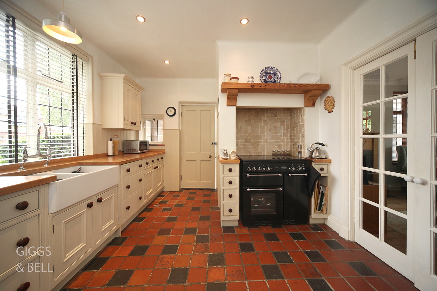 3 bed detached house for sale in Whitehill Avenue, Luton 9