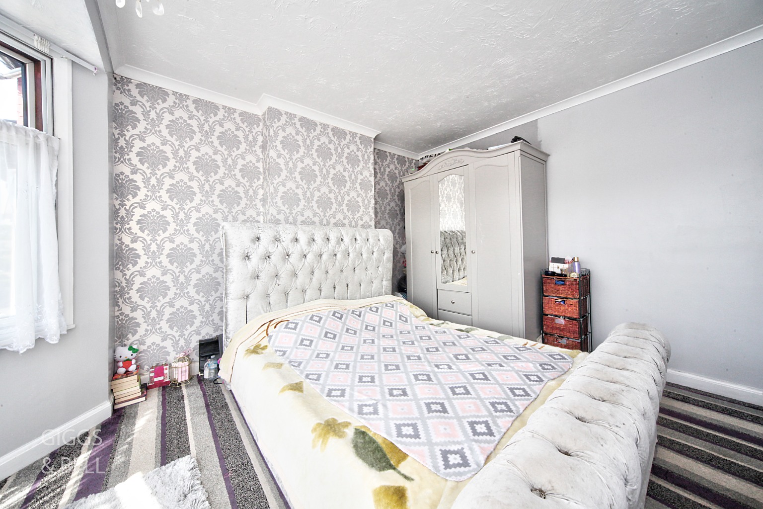 3 bed semi-detached house for sale in Park Street, Luton  - Property Image 9