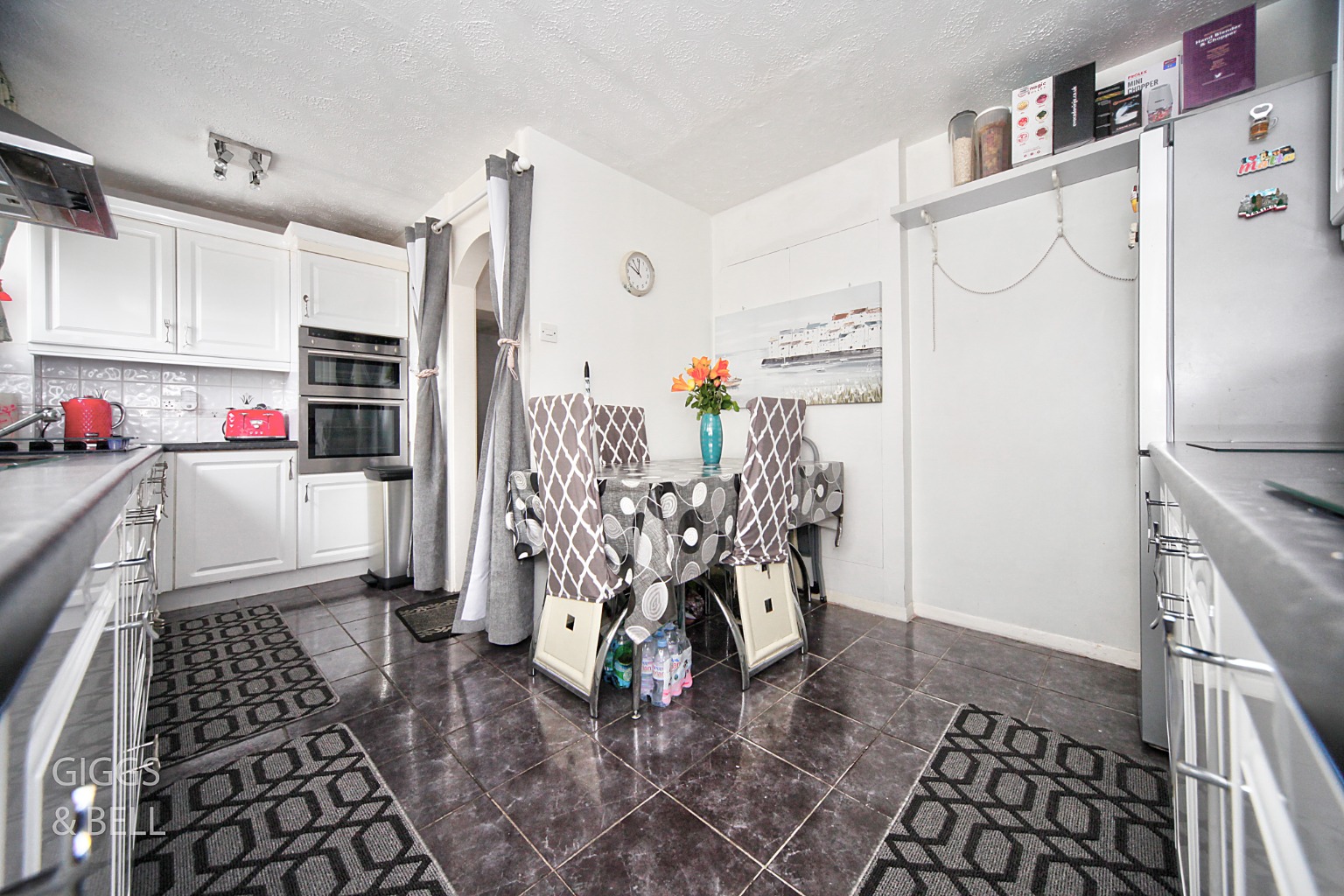 3 bed town house for sale in St Michaels Avenue, Dunstable  - Property Image 6