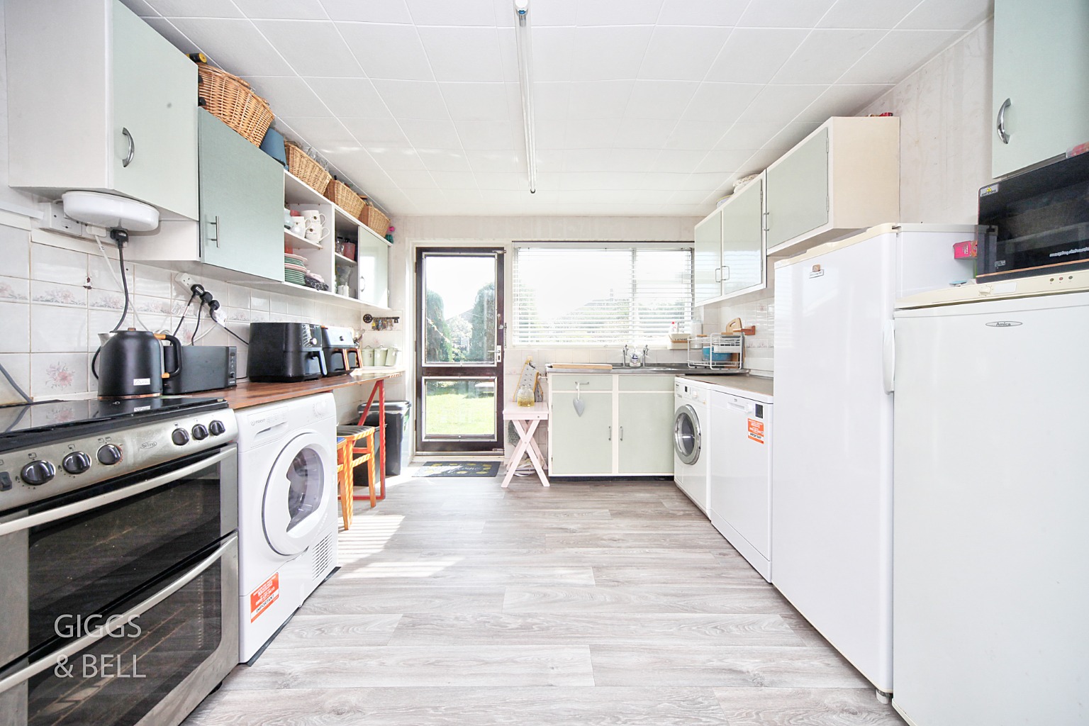 4 bed semi-detached house for sale in Galston Road, Luton  - Property Image 7