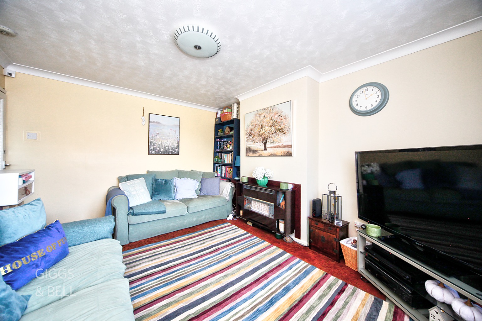 4 bed semi-detached house for sale in Galston Road, Luton  - Property Image 2