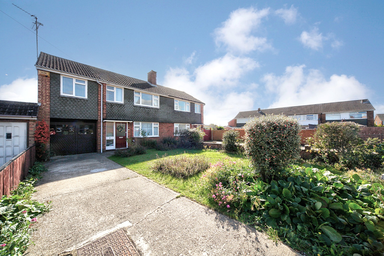4 bed semi-detached house for sale in Galston Road, Luton, LU3 