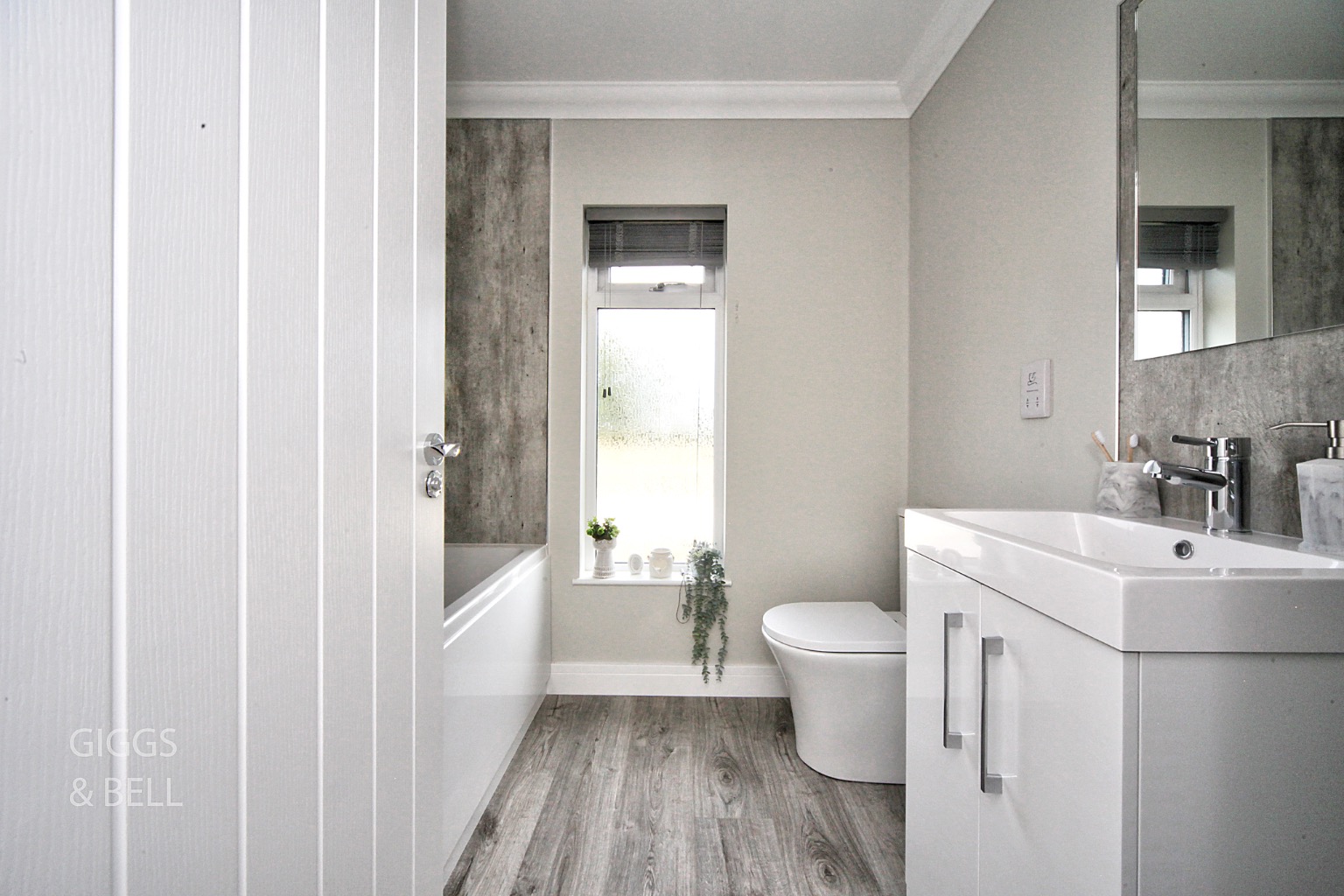 2 bed park home for sale in Little Meadow, Luton 14