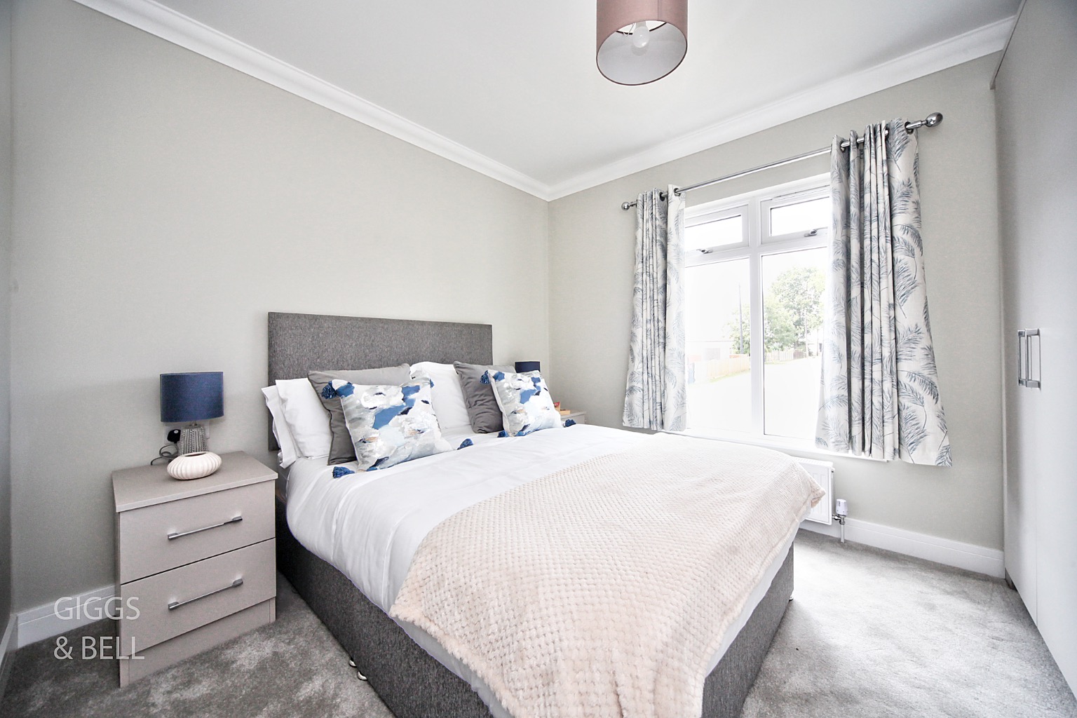 2 bed park home for sale in Little Meadow, Luton  - Property Image 16
