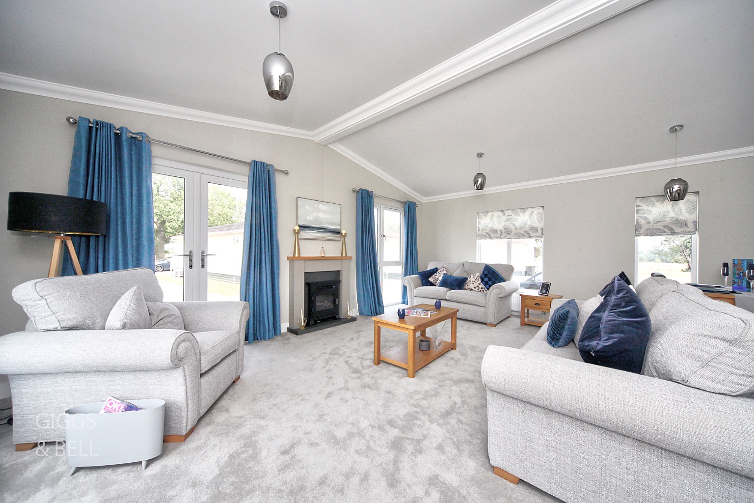 2 bed park home for sale in Little Meadow, Luton 10