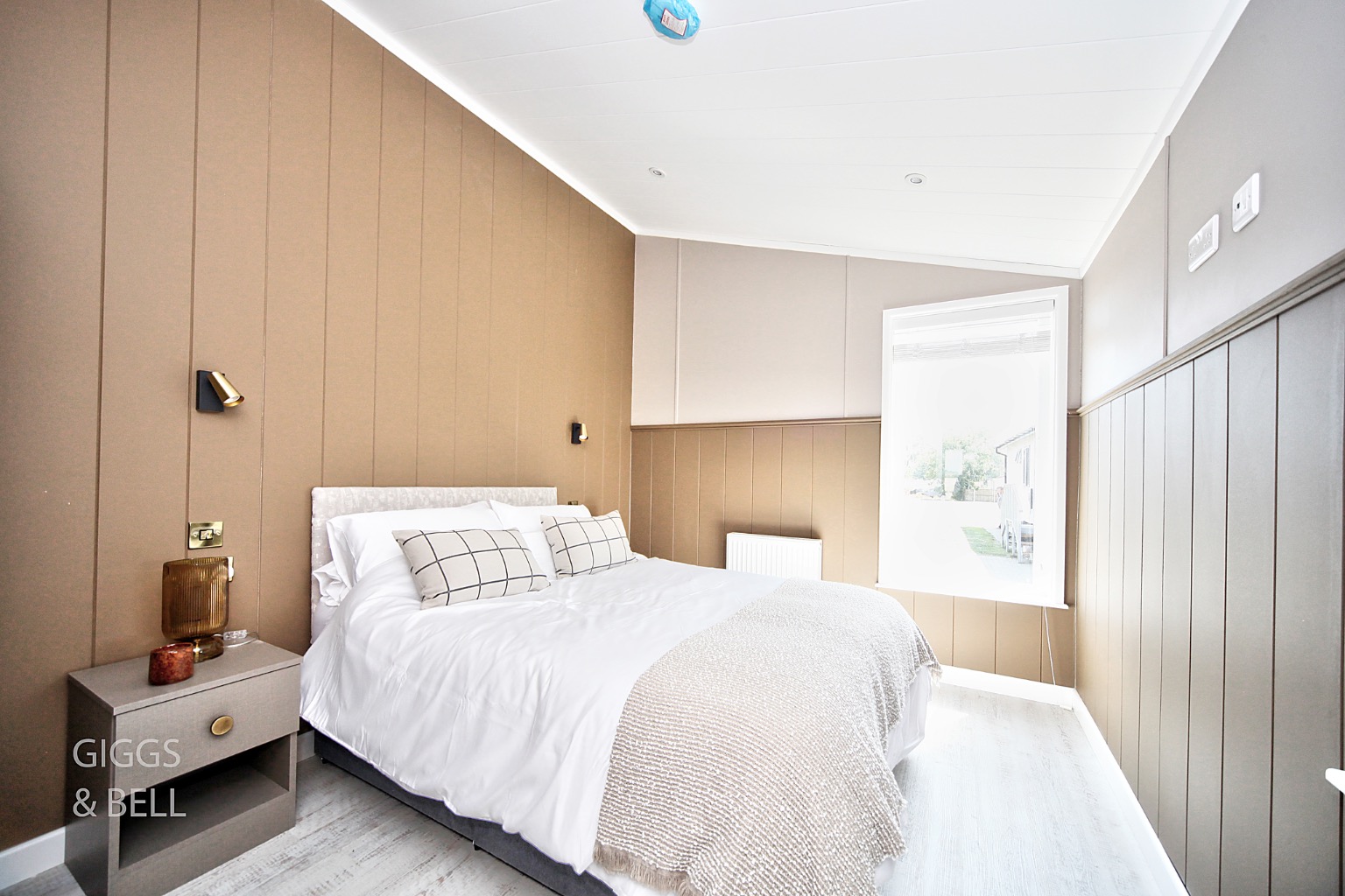 2 bed park home for sale in Little Meadow, Luton 11