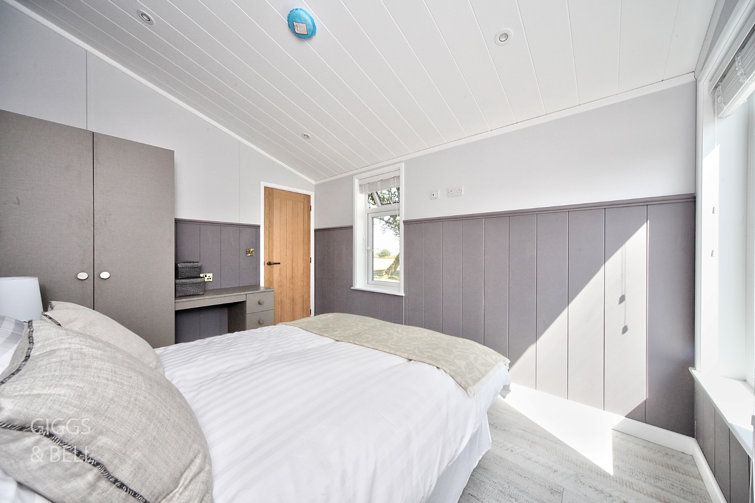 2 bed park home for sale in Little Meadow, Luton  - Property Image 19