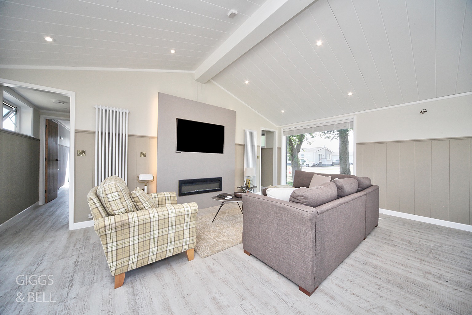 2 bed park home for sale in Little Meadow, Luton 3