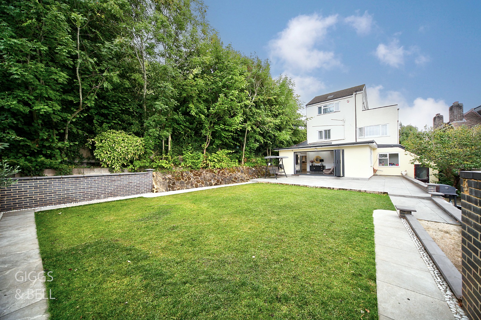4 bed detached house for sale in Stockingstone Road, Luton  - Property Image 2