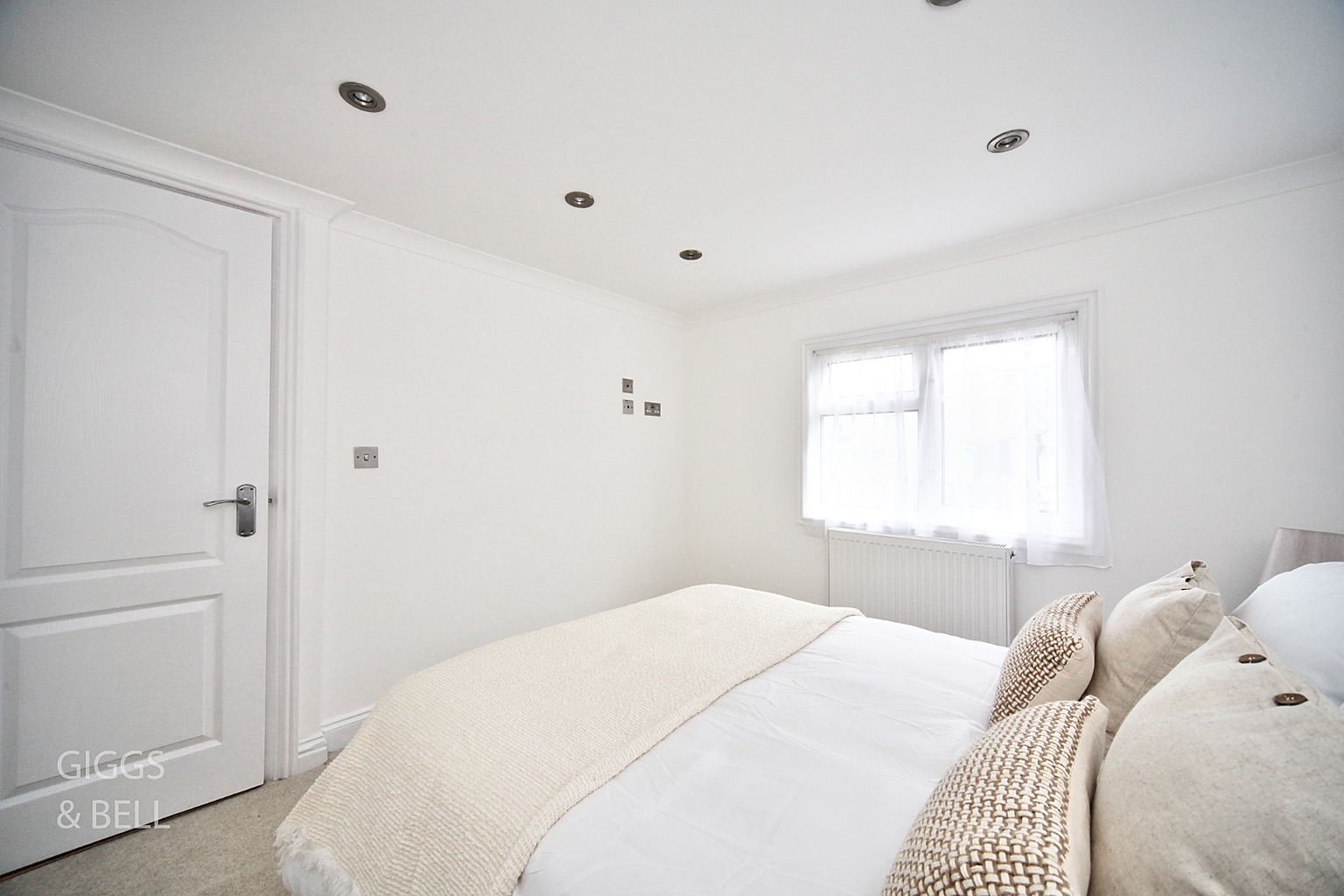 2 bed park home for sale in Pine Walk, Berkhamsted  - Property Image 10