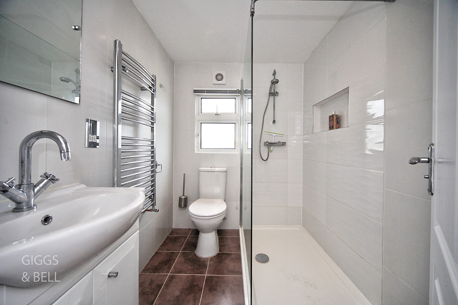 2 bed park home for sale in Pine Walk, Berkhamsted  - Property Image 12