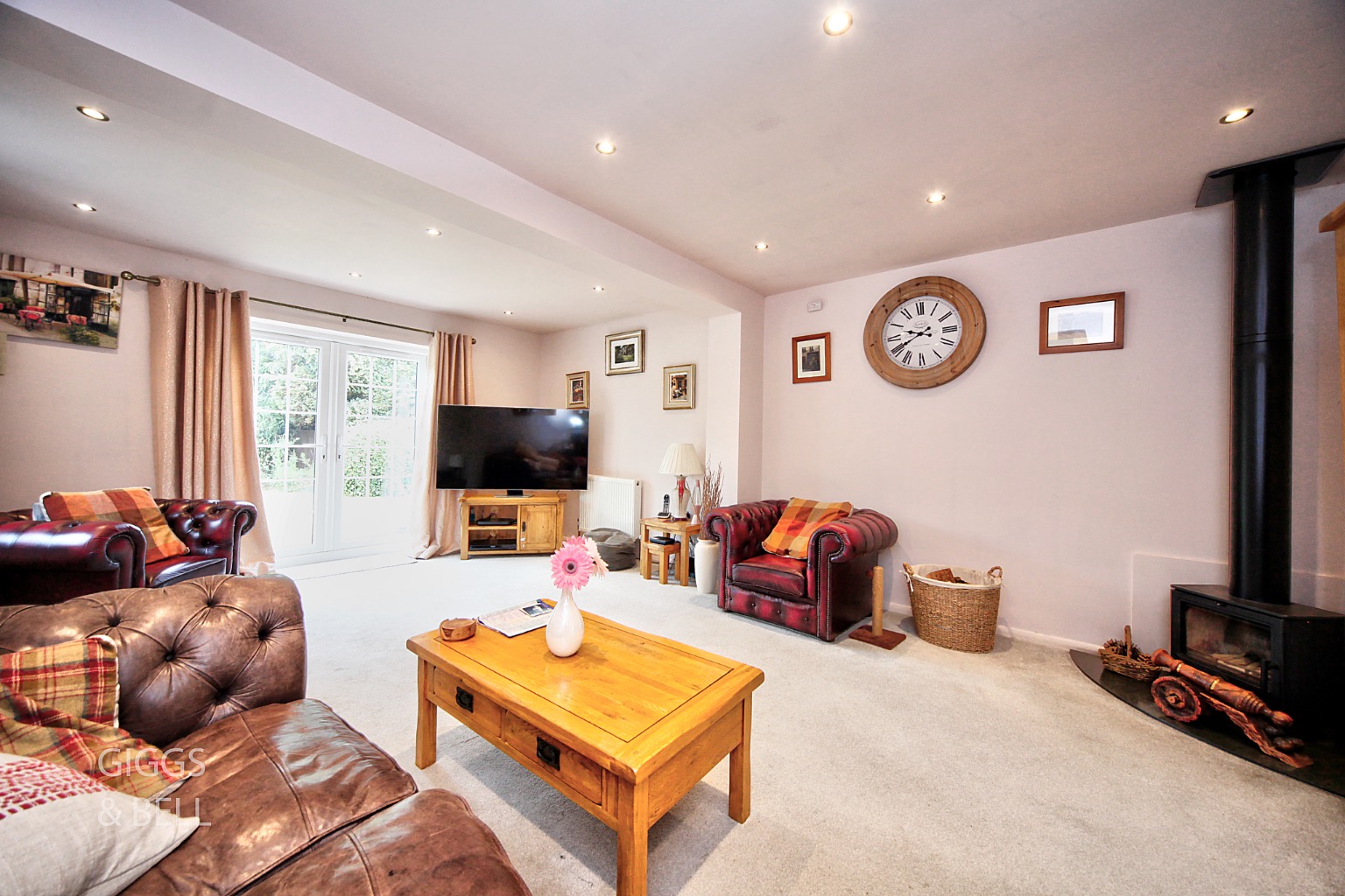 2 bed detached house for sale in St Marys Rise, Hitchin  - Property Image 2
