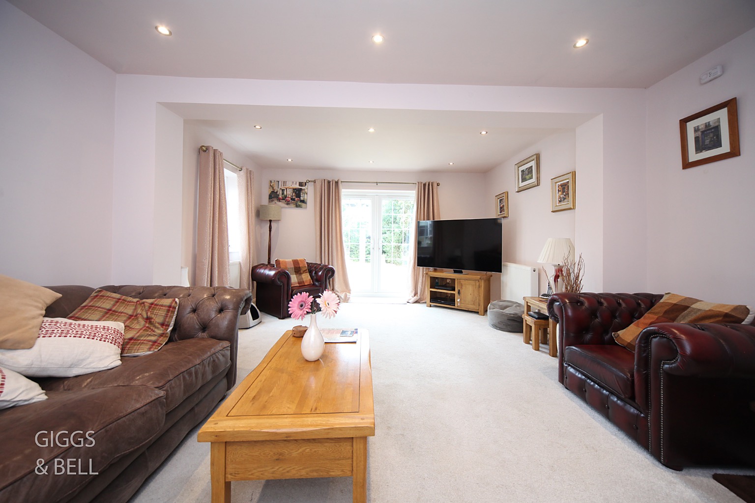 2 bed detached house for sale in St Marys Rise, Hitchin 4
