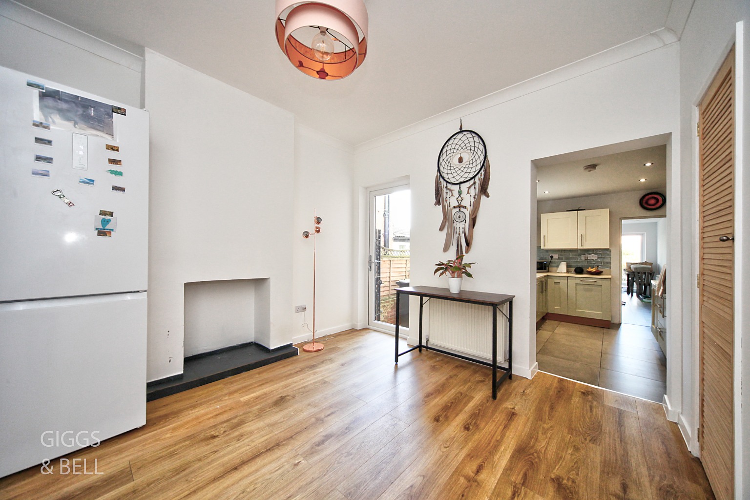 4 bed terraced house for sale in Stockwood Crescent, Bedfordshire  - Property Image 5