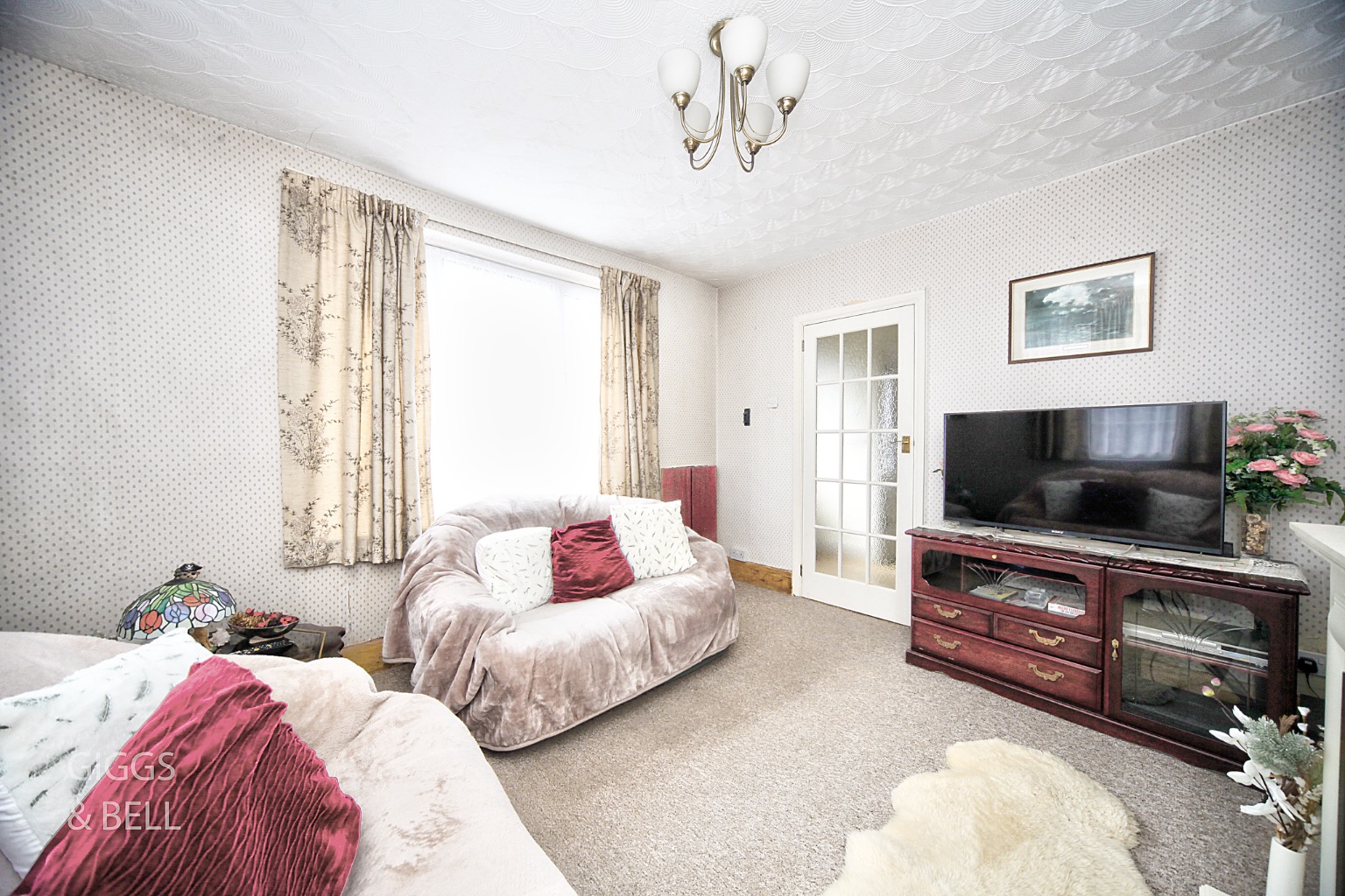 2 bed detached bungalow for sale in Wigmore Lane, Luton  - Property Image 5